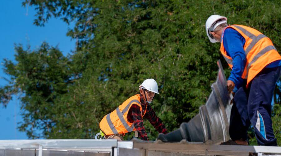 Professional gutter cleaning in Hot Sulphur Springs, CO